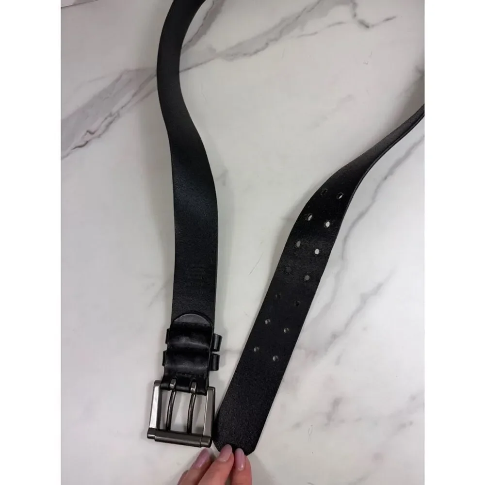 Levi’s Black Genuine Leather Belt Size 44 Gunmetal Buckle Classic Casual
